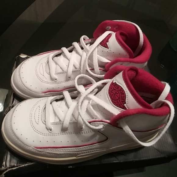 Jordan 2 Retro Youth size 1 - Picture 3 of 4